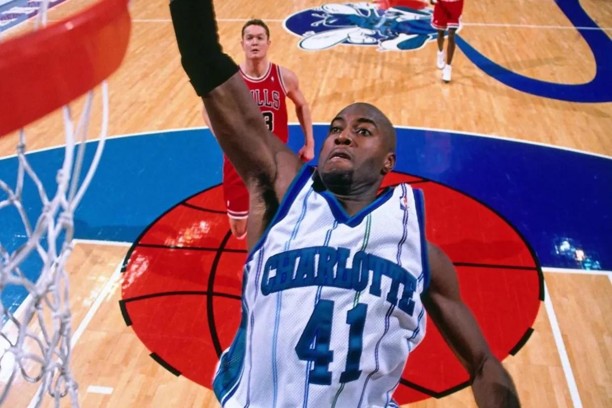 九游在线娱乐大平台关于德甲赛程吃紧，夏洛特黄蜂转会期调整名单，气氛紧张，资深球员宣示担当的信息